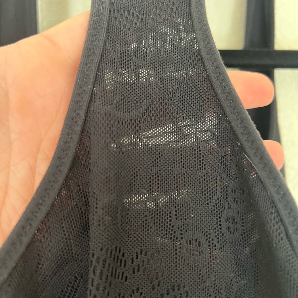 ***Bundle 2 for $10 deal*** Lululemon black lace size 4 tank top - Picture 5 of 6